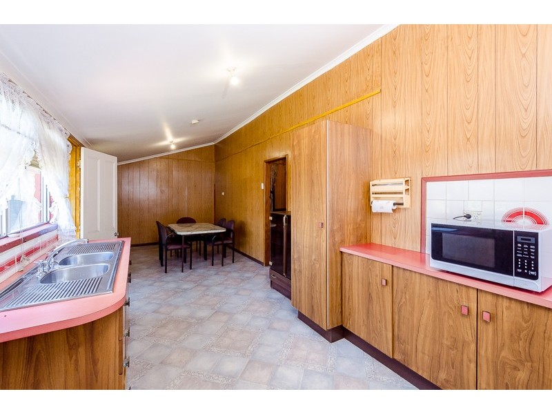 29 Boles Street, West Gladstone QLD 4680