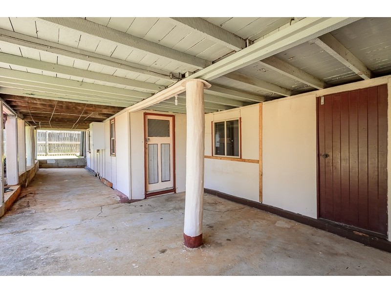 29 Boles Street, West Gladstone QLD 4680