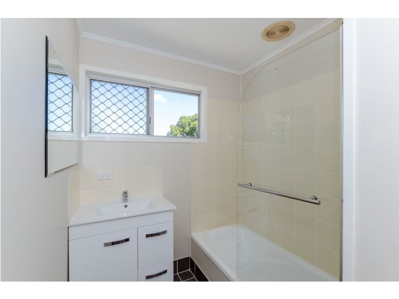 15 EMPEROR STREET, Toolooa QLD 4680