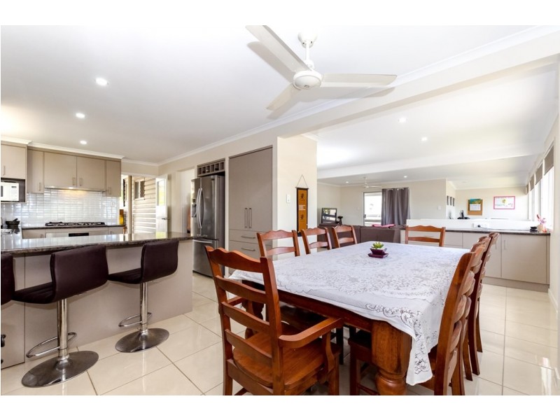14 DOUGLAS AVENUE, Sun Valley QLD 4680