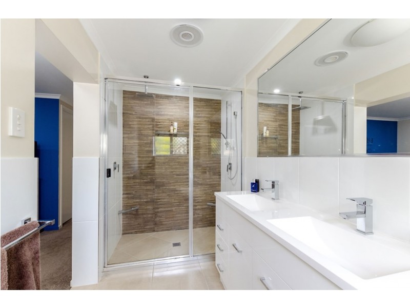 14 DOUGLAS AVENUE, Sun Valley QLD 4680