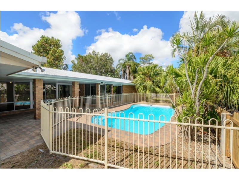 8 Sovereign Court, Clinton QLD 4680