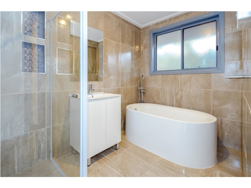 8 Sovereign Court, Clinton QLD 4680