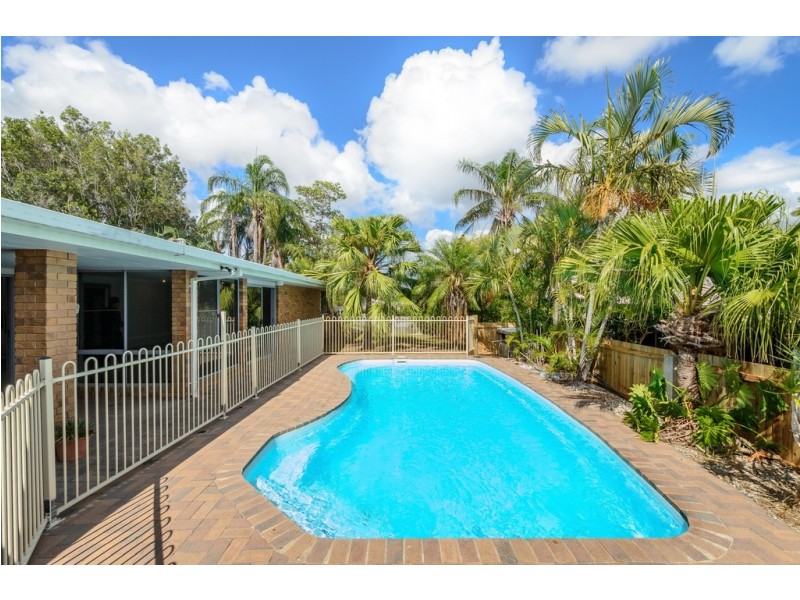 8 Sovereign Court, Clinton QLD 4680