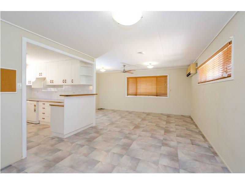 11 Angler Street, Toolooa QLD 4680