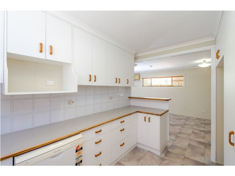 11 Angler Street, Toolooa QLD 4680