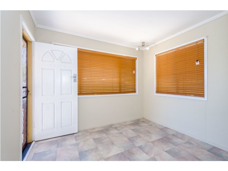 11 Angler Street, Toolooa QLD 4680