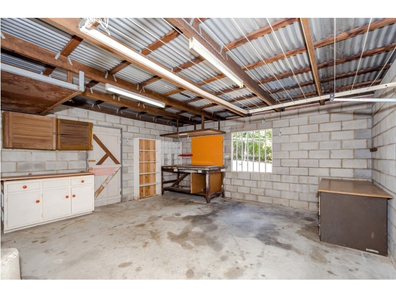 11 Angler Street, Toolooa QLD 4680