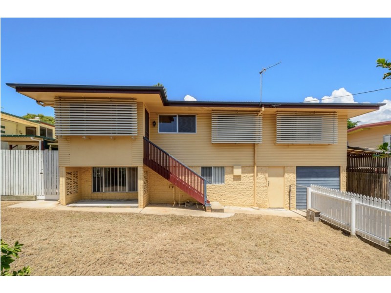 11 Angler Street, Toolooa QLD 4680