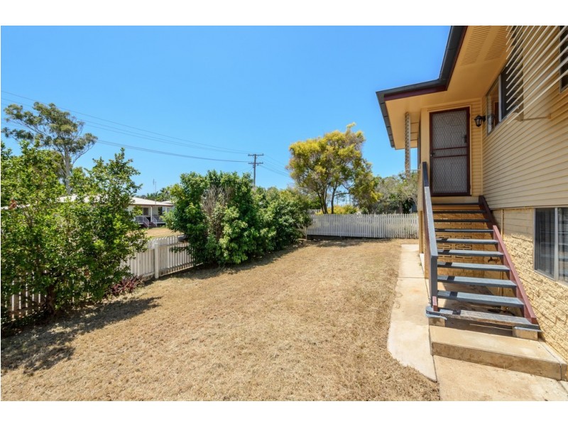 11 Angler Street, Toolooa QLD 4680