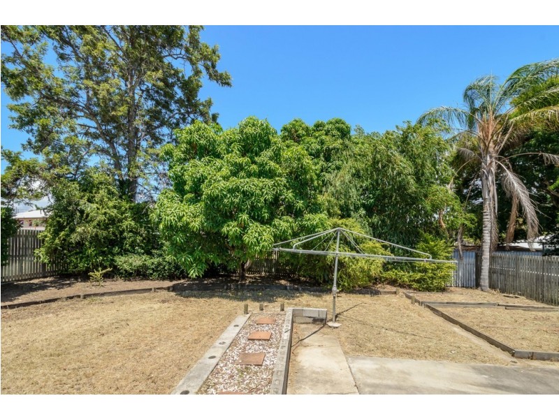11 Angler Street, Toolooa QLD 4680