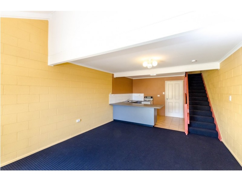 Unit 8/6-8 Eden Street, Gladstone QLD 4680