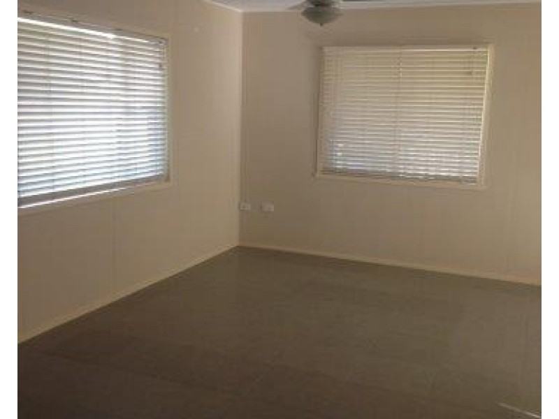 1 Brolga Avenue, New Auckland QLD 4680