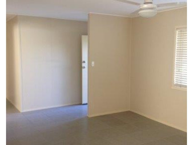 1 Brolga Avenue, New Auckland QLD 4680