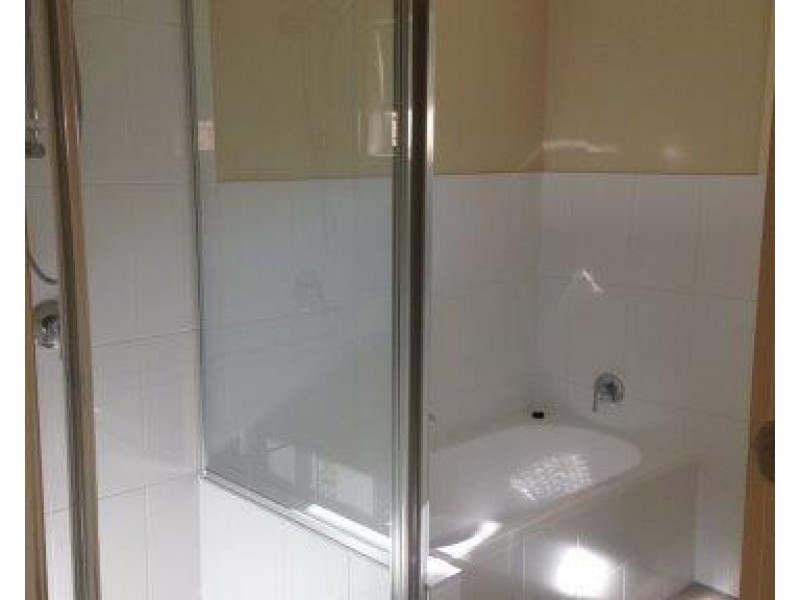 1 Brolga Avenue, New Auckland QLD 4680