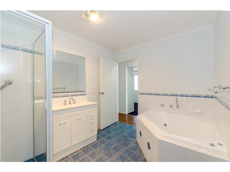 4 STITT CLOSE, Glen Eden QLD 4680