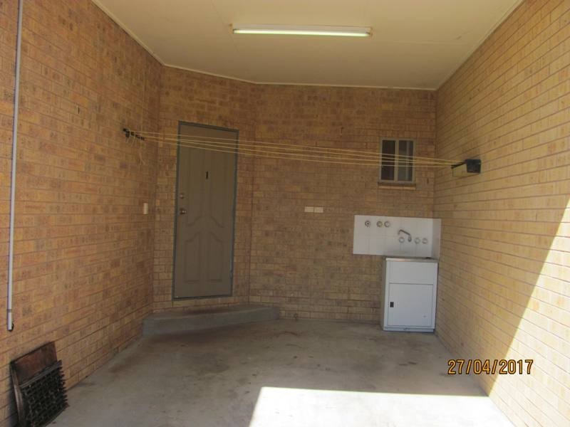 1/10 KENT STREET, Bororen QLD 4678