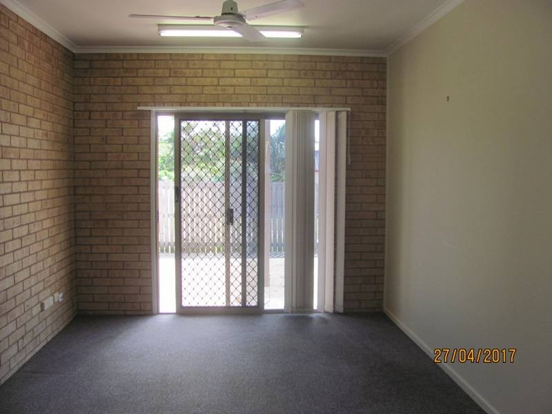 1/10 KENT STREET, Bororen QLD 4678
