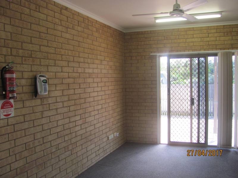1/10 KENT STREET, Bororen QLD 4678