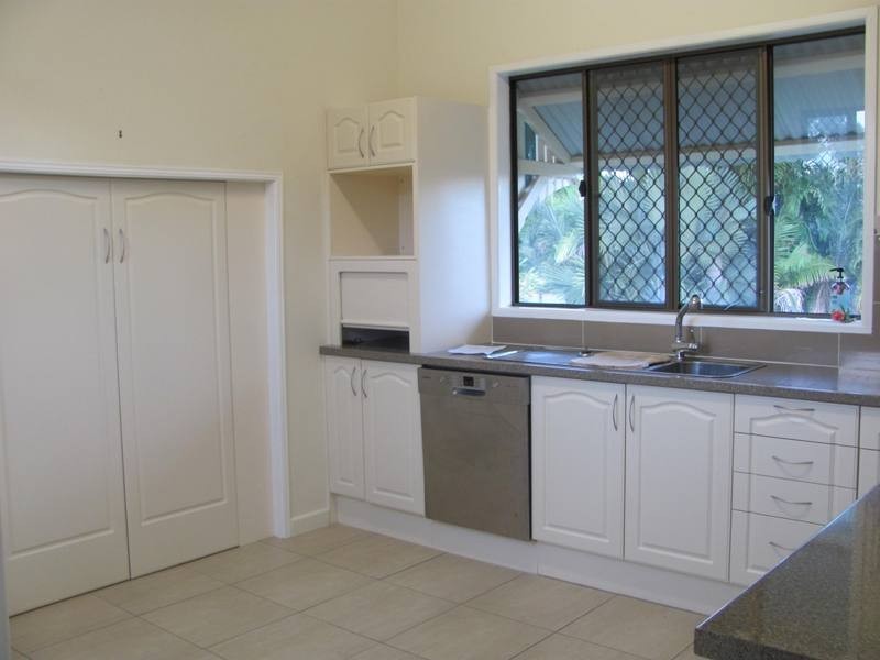 48 Koorawatha Drive, Bororen QLD 4678