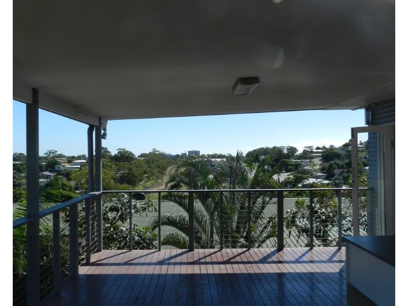 22 Walters Ave, West Gladstone QLD 4680