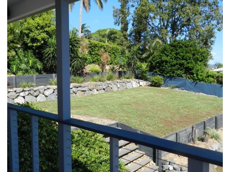 22 Walters Ave, West Gladstone QLD 4680