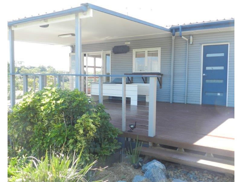 22 Walters Ave, West Gladstone QLD 4680