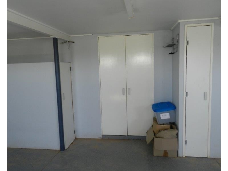 22 Walters Ave, West Gladstone QLD 4680