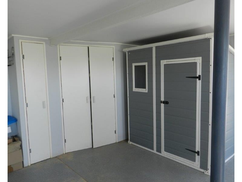 22 Walters Ave, West Gladstone QLD 4680