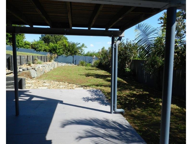 22 Walters Ave, West Gladstone QLD 4680