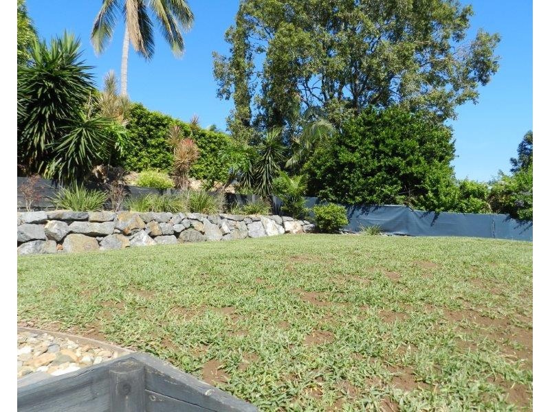 22 Walters Ave, West Gladstone QLD 4680