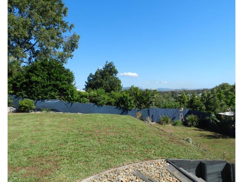 22 Walters Ave, West Gladstone QLD 4680