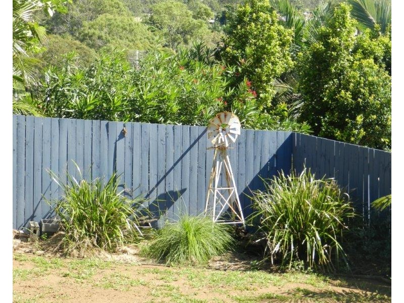 22 Walters Ave, West Gladstone QLD 4680