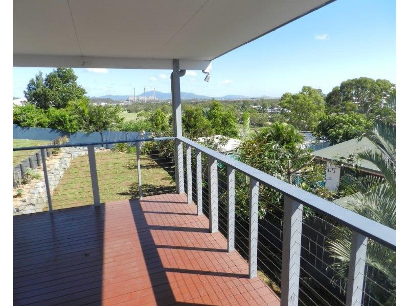 22 Walters Ave, West Gladstone QLD 4680