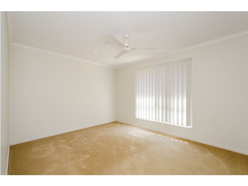 14 BRIDGEMAN PLACE, New Auckland QLD 4680