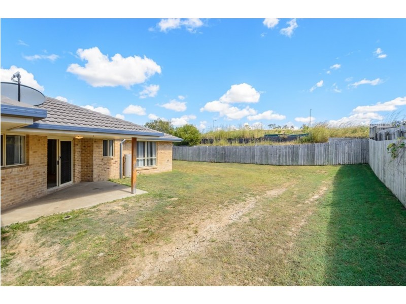 14 BRIDGEMAN PLACE, New Auckland QLD 4680