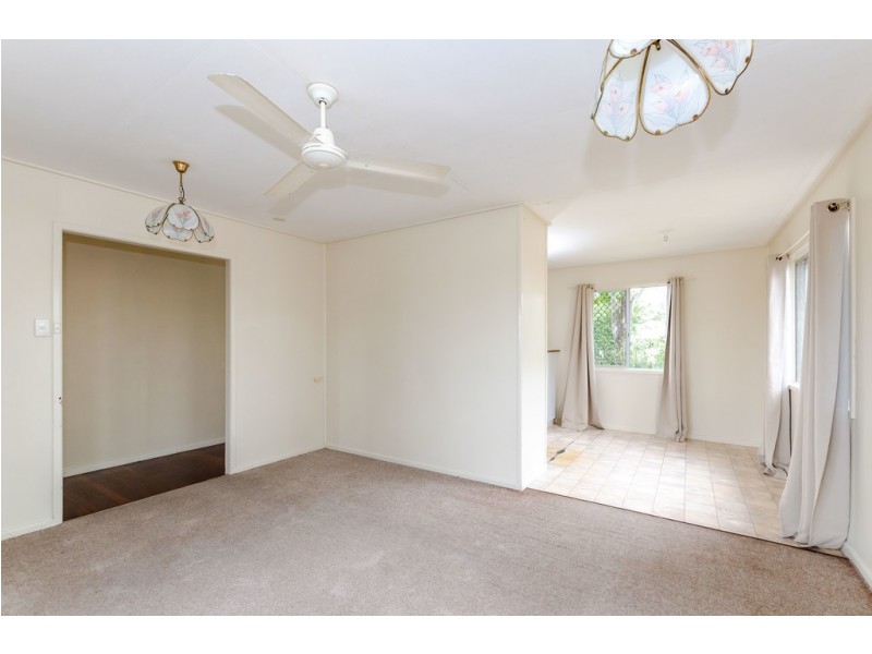 10 Barry Street, West Gladstone QLD 4680