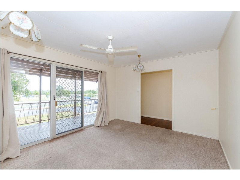 10 Barry Street, West Gladstone QLD 4680