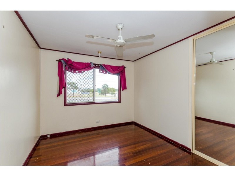 10 Barry Street, West Gladstone QLD 4680
