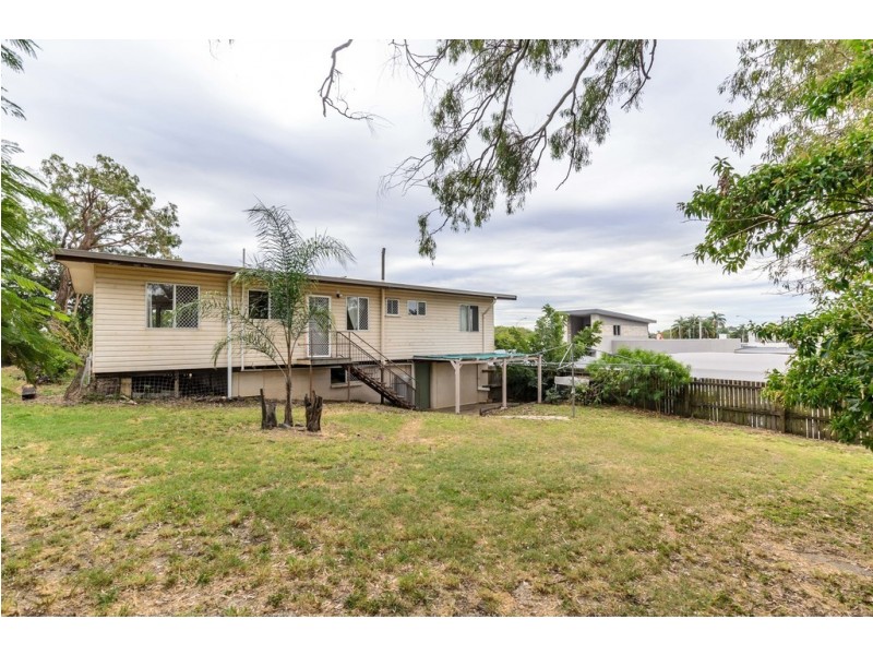 10 Barry Street, West Gladstone QLD 4680