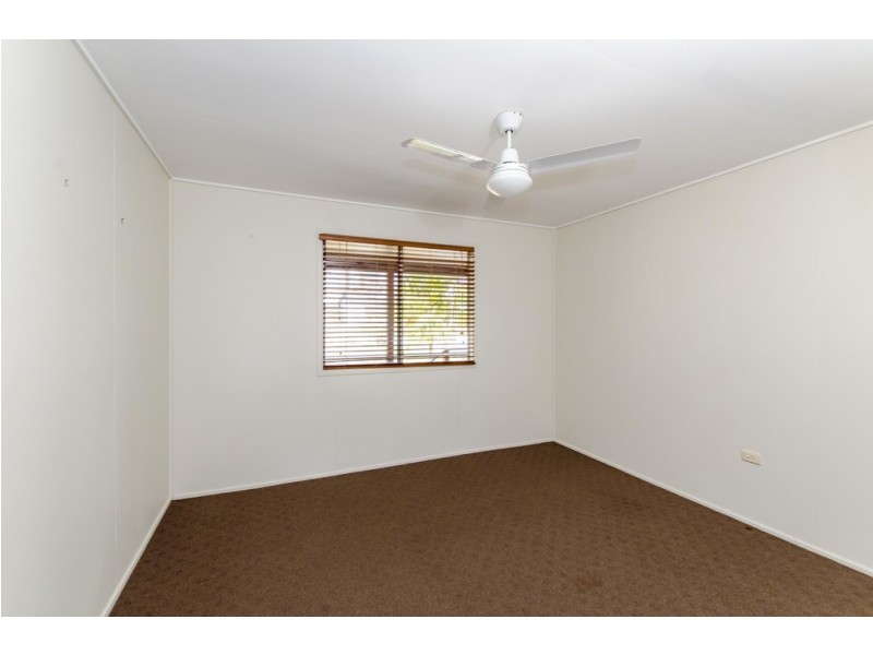 4 Gannet Street, New Auckland QLD 4680