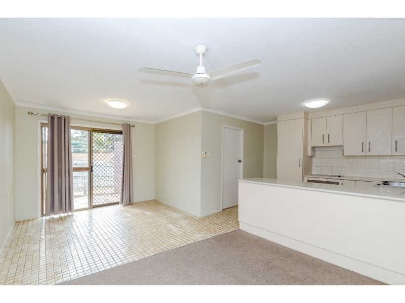 Unit 1-2/4 Camille Street, Clinton QLD 4680