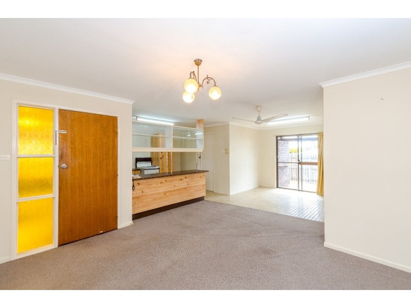 Unit 1-2/4 Camille Street, Clinton QLD 4680