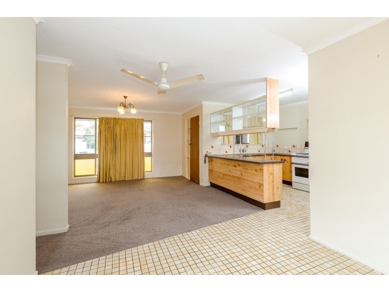 Unit 1-2/4 Camille Street, Clinton QLD 4680
