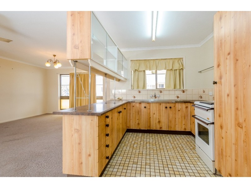 Unit 1-2/4 Camille Street, Clinton QLD 4680