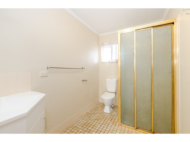 Unit 1-2/4 Camille Street, Clinton QLD 4680