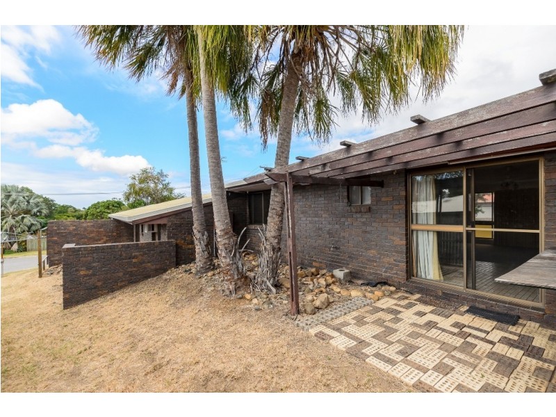 Unit 1-2/4 Camille Street, Clinton QLD 4680