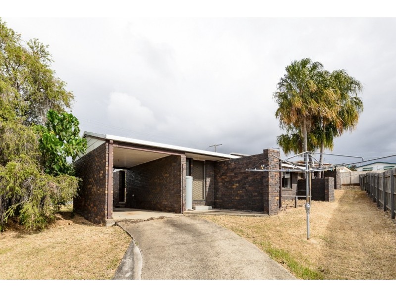 Unit 1-2/4 Camille Street, Clinton QLD 4680