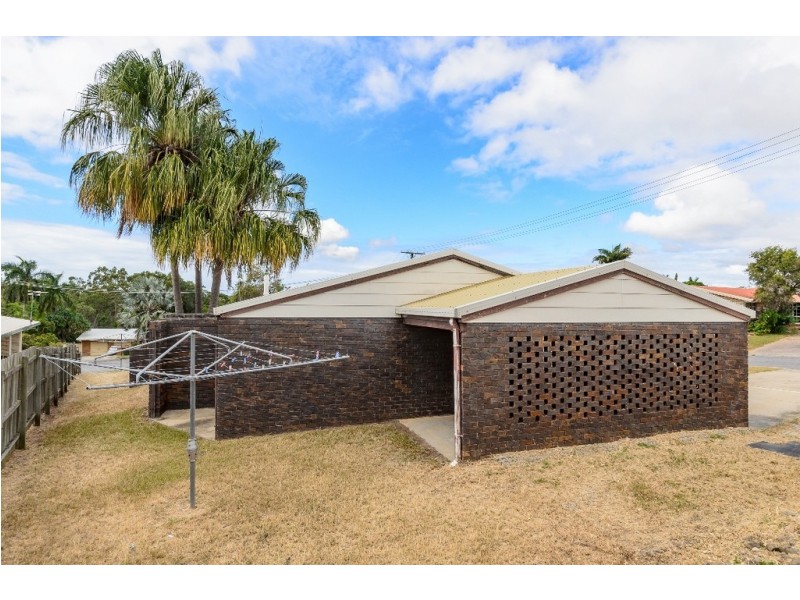 Unit 1-2/4 Camille Street, Clinton QLD 4680