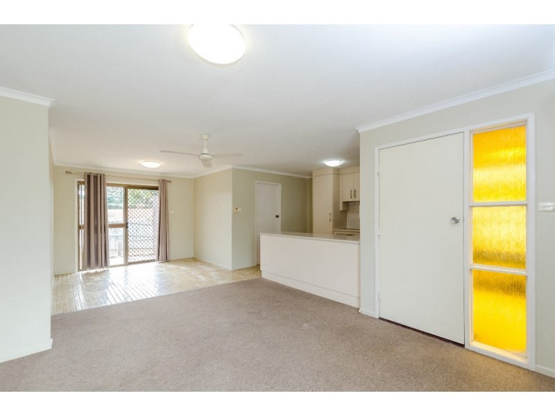Unit 1-2/4 Camille Street, Clinton QLD 4680